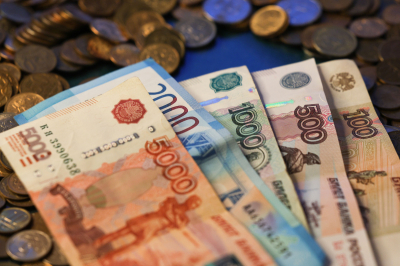 &laquo;Ведомости&raquo;: минфин сократит расходы на&nbsp;10%, чтобы не&nbsp;допустить расширения дефицита бюджета