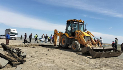 КАД минтранса направил специалистов на место обрушения трассы в Атырауской области