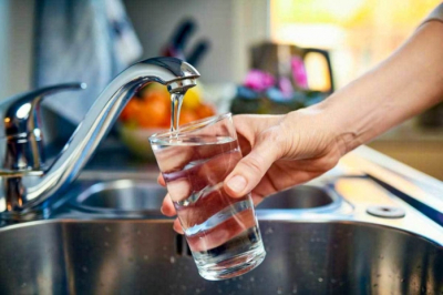 Нарушения нормативов питьевой воды выявлены в городах ВКО