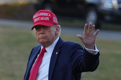 Трамп объявил чрезвычайное положение в&nbsp;США из-за угрозы нацбезопасности