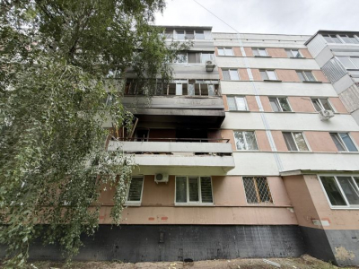 Жителям пообещали восстановить окна и дверь в пострадавшем от газового ЧП подъезде