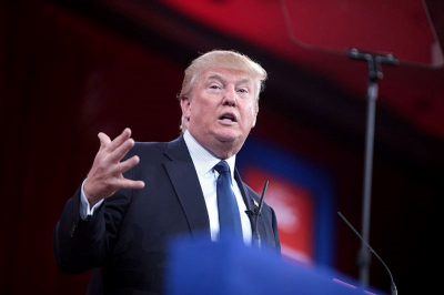 Трамп заявил, что Иран атаковал американский авианосец с 17 направлений