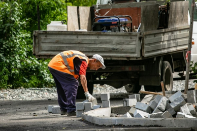 Мыть с шампунем и штрафовать за ямы: Екатеринбург объявил тотальную зачистку после зимы