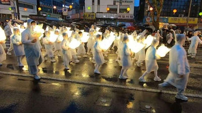 Парады фонарей проходят в Сеуле