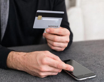 На переводах с карты на карту поставят крест. Новые правила от Центробанка и ФНС