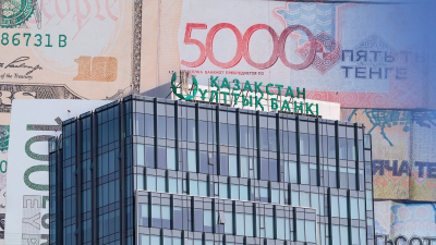 Июль оказался тяжёлым для тенге: что произошло на валютном рынке и чего ждать в августе