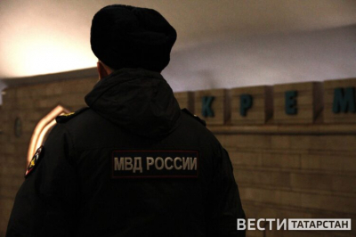 В Казани на ул. Гарифьянова неизвестный повредил более десяти припаркованных машин