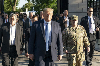 Трамп призвал НАТО помочь с Ормузом, иначе будет плохо, а Украина теперь цель для Тегерана