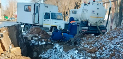 Талые воды топят насосные станции в Уральске