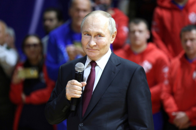 Путин поздравил граждан с Днем России: главное за сутки