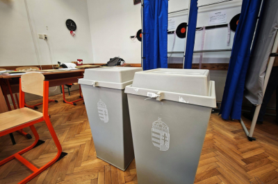 Избирательные участки закрылись в Венгрии