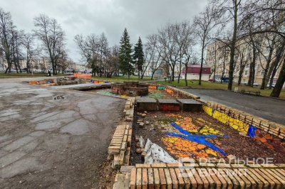 В Казани в сквере &laquo;Тебриз&raquo; демонтируют два фонтана &mdash; жители против