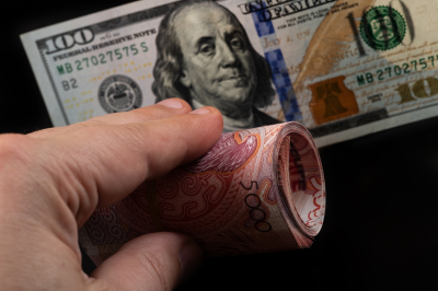 Почему Нацбанк не покупал доллары для пенсионных активов в сентябре