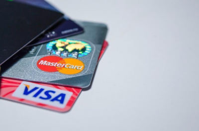 Владельцев Visa и Mastercard предупредили о возможных сбоях онлайн-оплаты