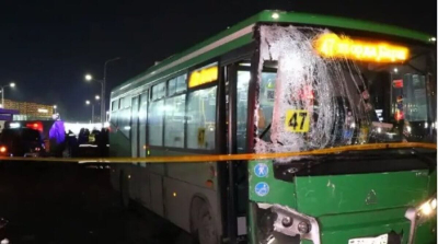 Нападавший на водителя алматинского автобуса торопился к ребенку — свидетель