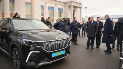 Эрдоган подарил Токаеву электромобиль турецкого производства (фото)