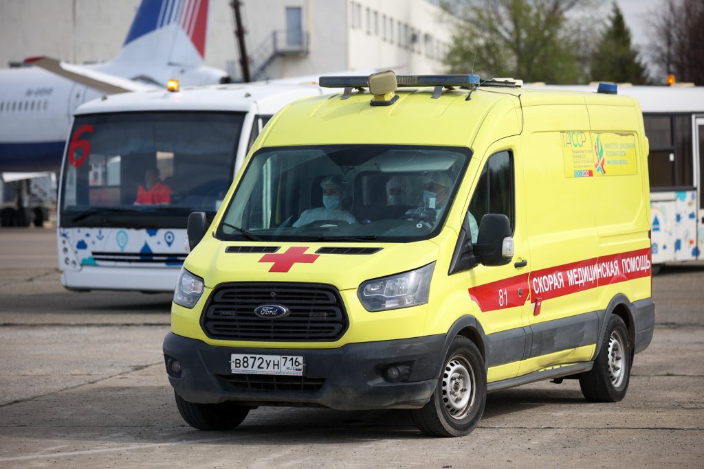 Обугленный труп в авто: на трассе под Казанью иномарка влетела в грузовик и загорелась