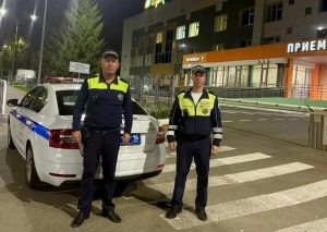 Инспекторы ДПС помогли экстренно доставить ребенка в больницу с сильным носовым кровотечением