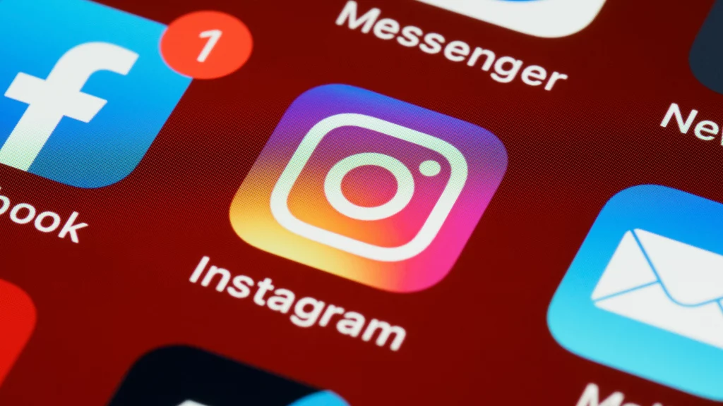 Опасный Instagram: казахстанец получил 3 года условно за нападение на “поклонника” своей жены