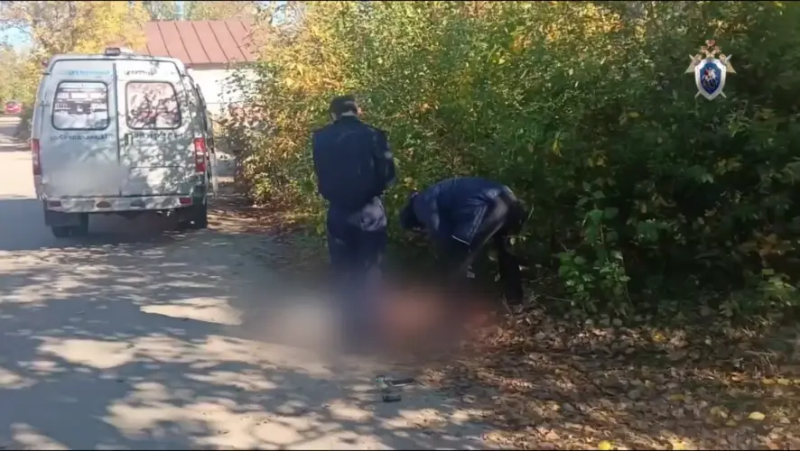 Подкараулил и зарезал из ревности: мужчина нанёс бывшей супруге 15 ножевых
