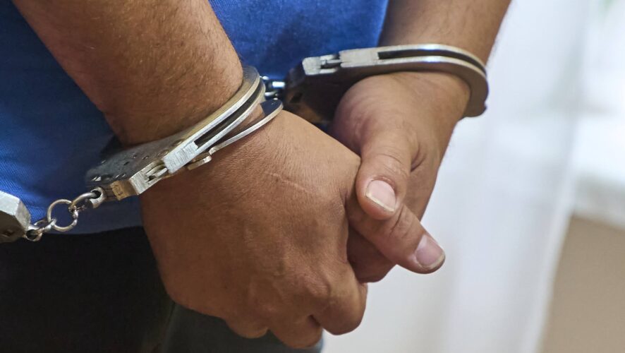 Группу теневых банкиров, провернувших махинации на 79 млн рублей, задержали в РТ
