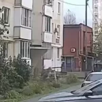 В Казани женщина выпала с балкона пятого этажа и погибла