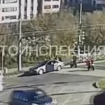 На проспекте Победы в Казани водитель легковушки сбил двух пожилых женщин — видео