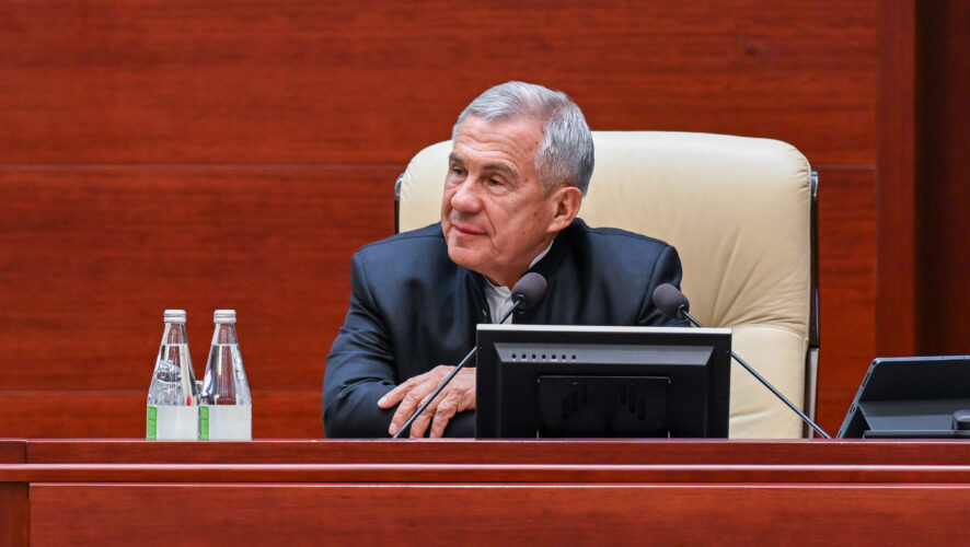Госслужащим Татарстана поднимут зарплаты на 10% с нового года