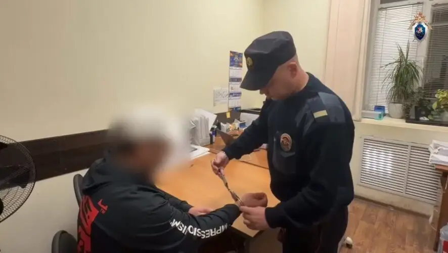 Полиция задержала мужчину, который пытался задушить девятилетнюю девочку на глазах у матери
