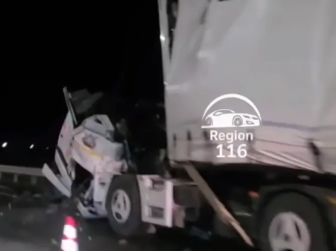 Страшное ДТП с фурой под Лаишево — видео