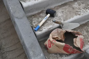 В Заинске рабочий скончался во время ремонта крыши