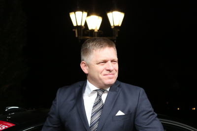 РИА Новости: Фицо подтвердил планы приехать в Москву на День Победы