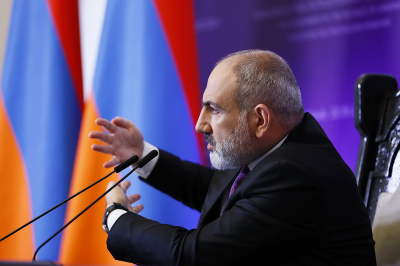 Депутат Аршинова призвала не осуждать премьера Пашиняна за уступки Западу