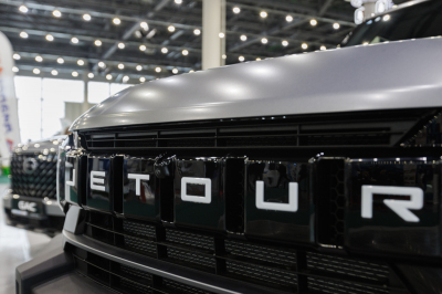 Минпромторг: список локализованных авто для такси пополнят Tenet и Omoda