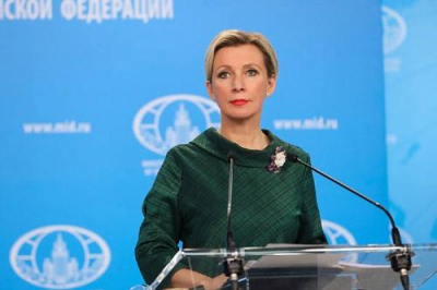 Захарова: РФ поддерживает политический диалог с США, не строя крупных ожиданий
