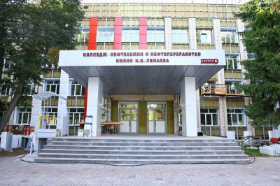 Беляев проинспектировал ход ремонтных работ в колледже Лемаева и НХТИ