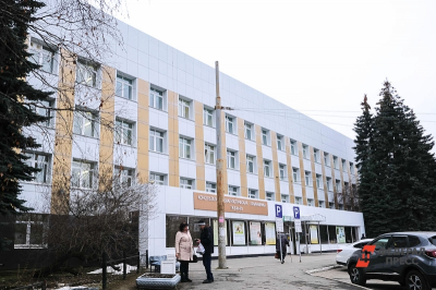 Легендарную екатеринбургскую «инфекционку» возглавил молодой уролог
