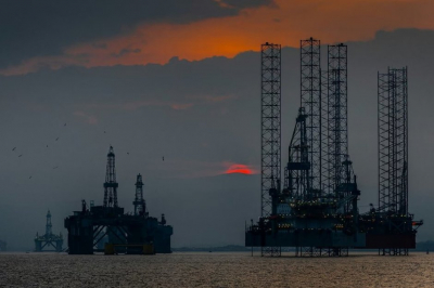 Bloomberg: добыча нефти ОПЕК упала до рекордно низкого уровня