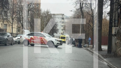 Водитель авто сервиса доставки сбил курьера — фото 20/04/2026 – Новости