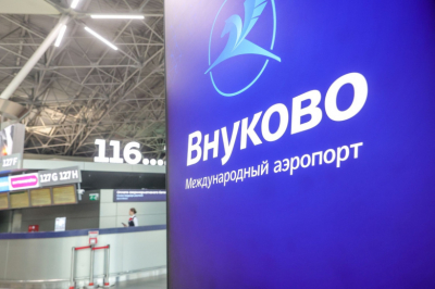 Два самолета не смогли приземлиться в Москве